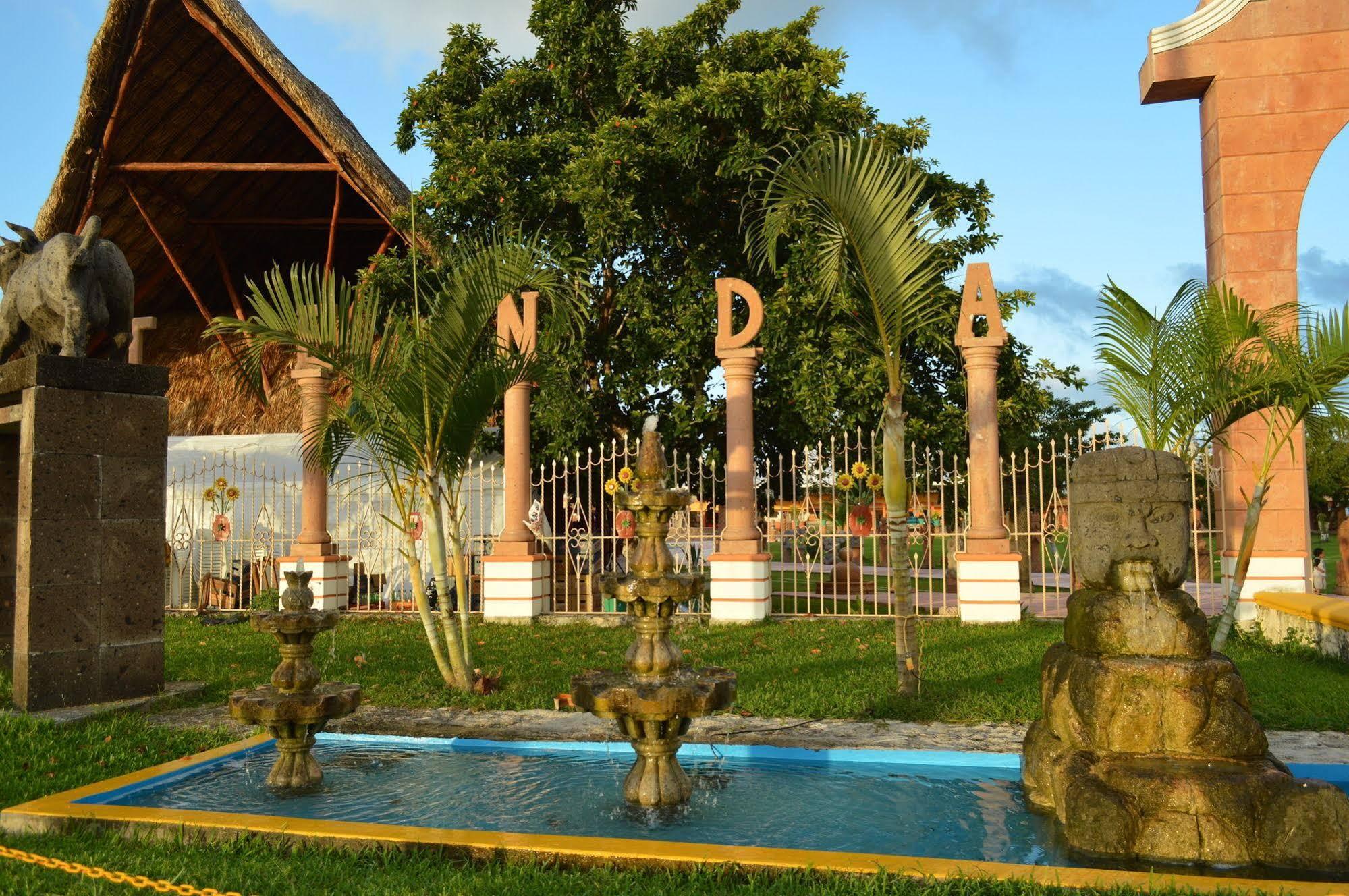 Hotel Hacienda Ixtlan Cozumel Esterno foto