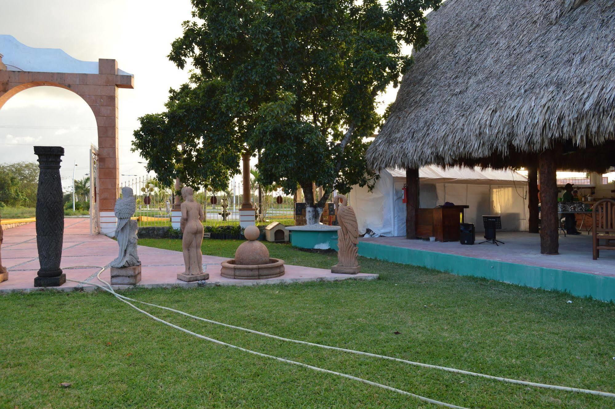 Hotel Hacienda Ixtlan Cozumel Esterno foto