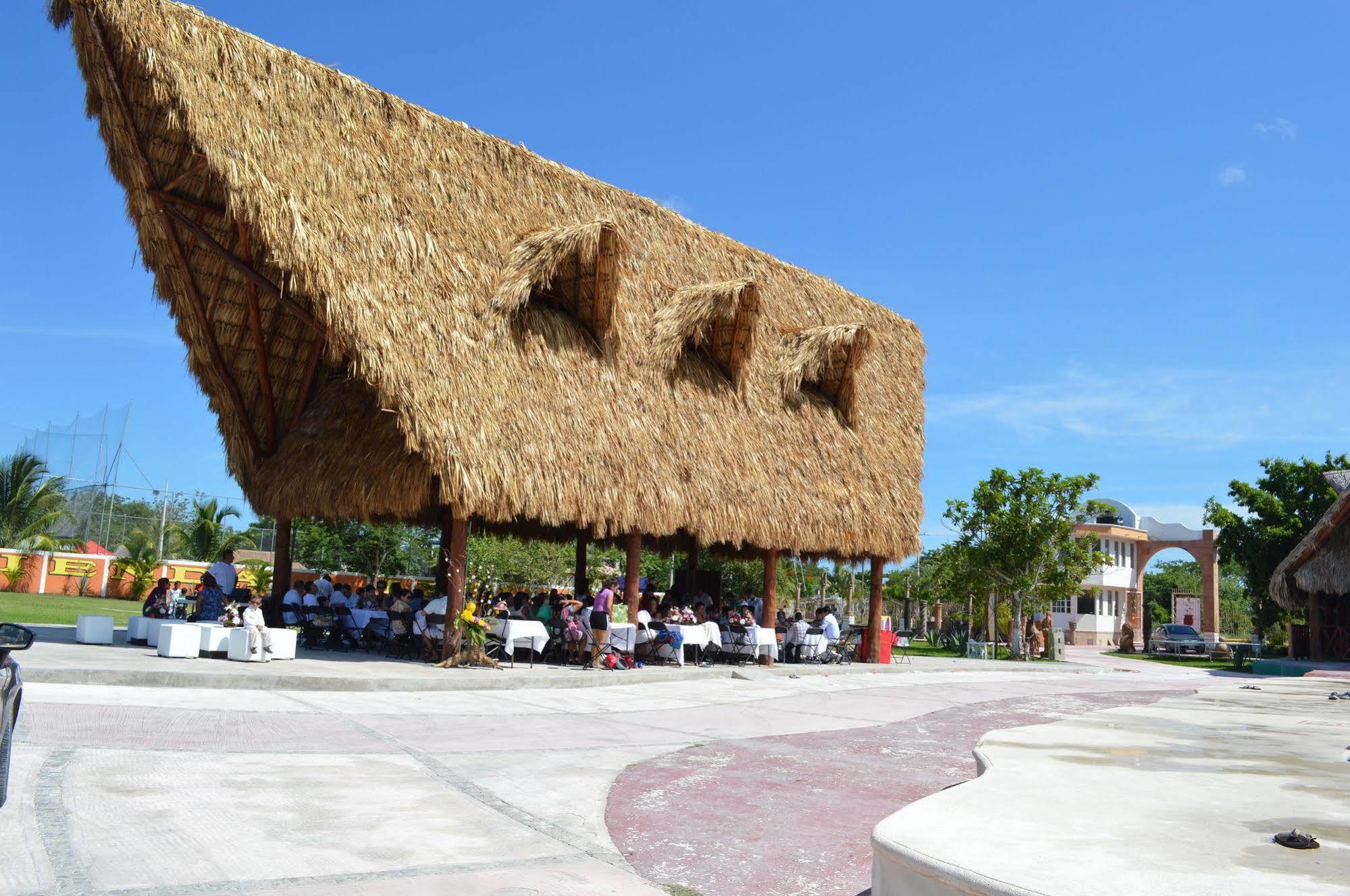 Hotel Hacienda Ixtlan Cozumel Esterno foto