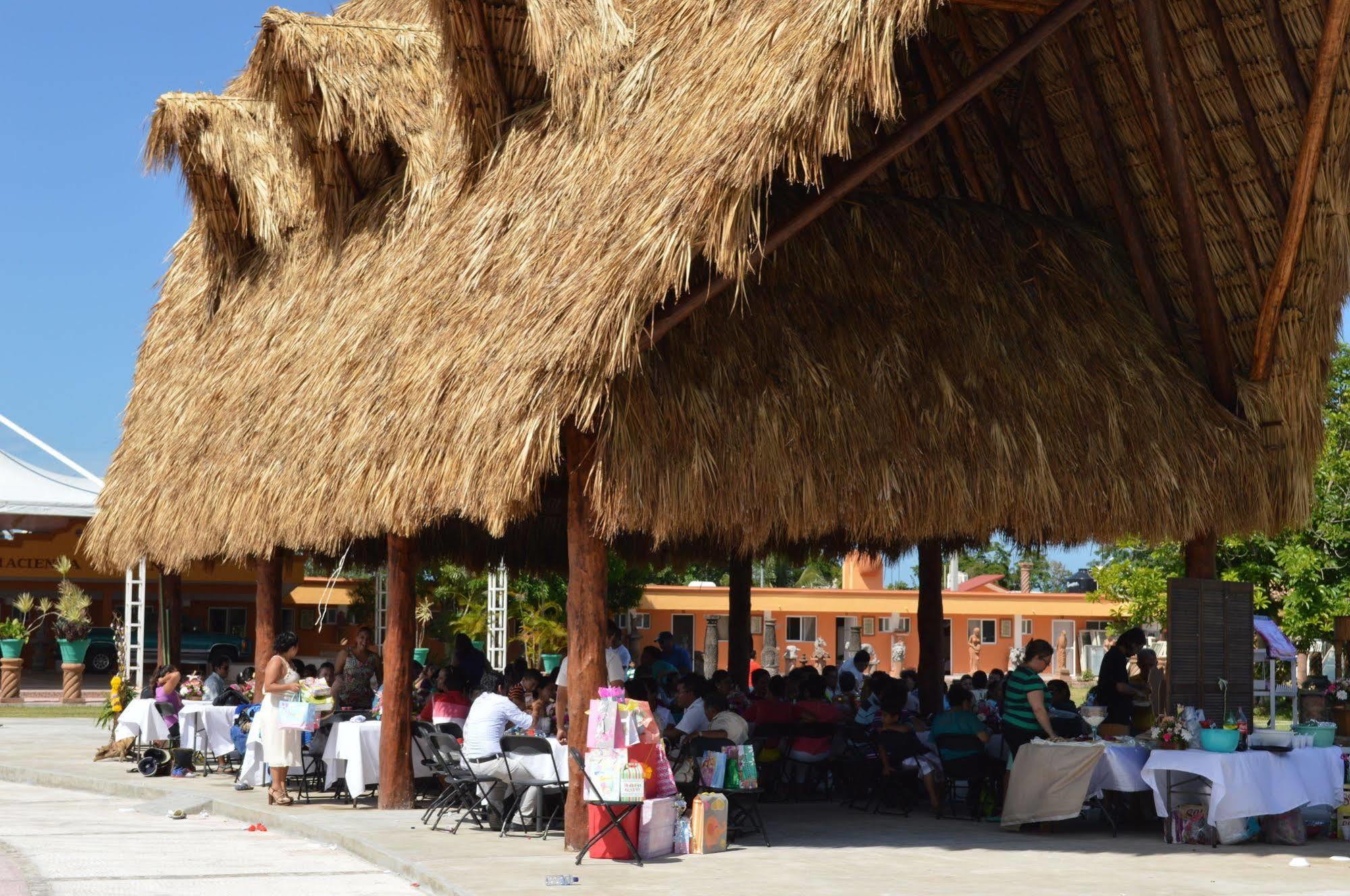 Hotel Hacienda Ixtlan Cozumel Esterno foto