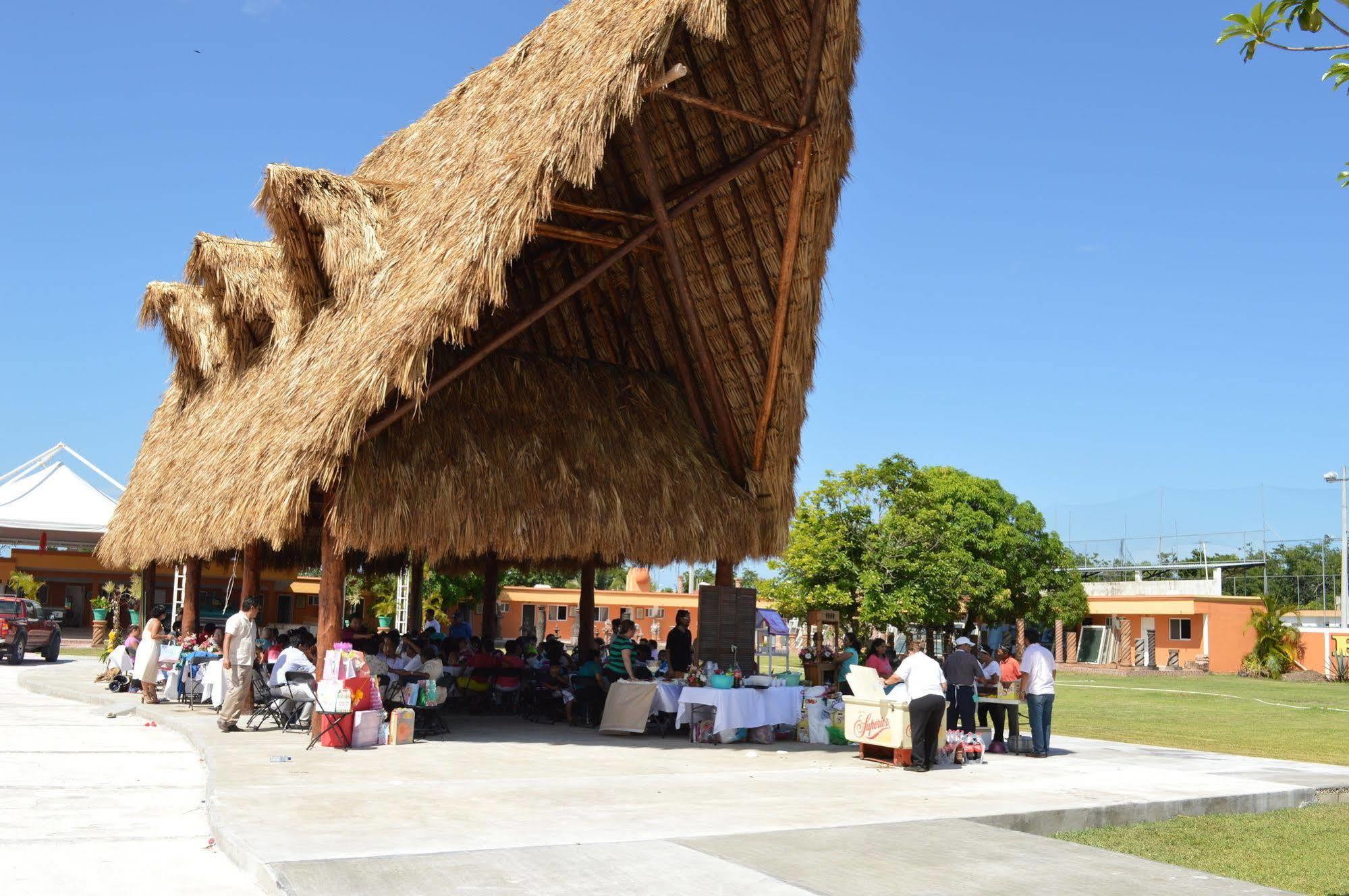 Hotel Hacienda Ixtlan Cozumel Esterno foto