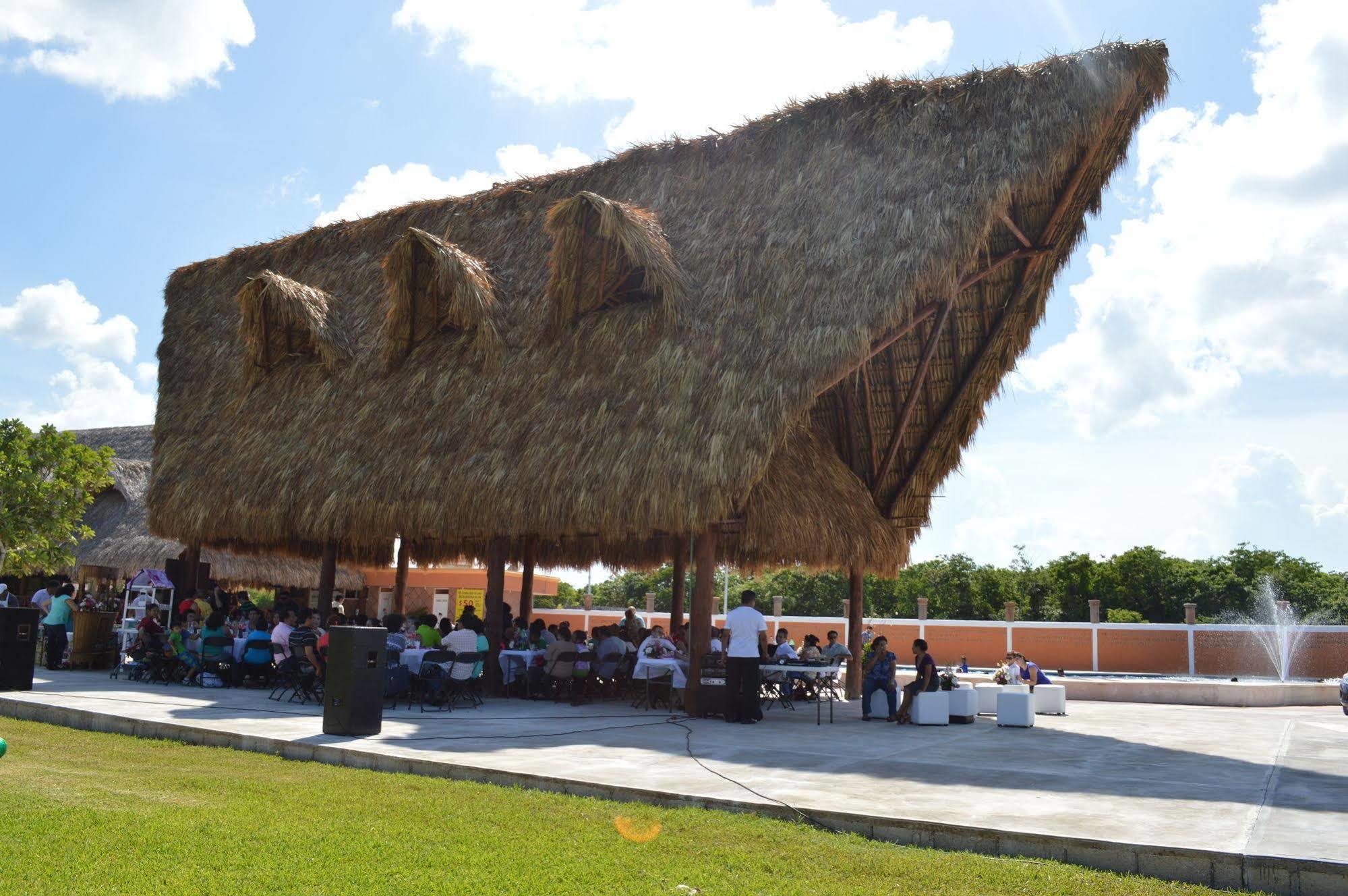 Hotel Hacienda Ixtlan Cozumel Esterno foto